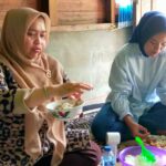 Kampanye di Teluk Lancar, Kasmarni Berbaur Makan Lesehan Bersama Warga IMG-20241008-WA0099