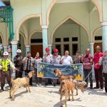 Sinarmas Grup Salurkan Bantuan Hewan Kurban untuk Masyarakat Ring 1 di Lubuk Gaung 8c4d2913-2672-4cbb-bedc-bcad250c7738