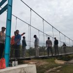 Polsek Kuantan Tengah Lepas Personel Brimob dan Teknisi Usai Rampungkan Pembangunan Jembatan Merah Putih Presisi 7674c42f-1814-4c54-bfc6-fda1b9b050c5