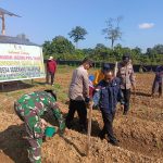 Kapolres Kuansing Dukung Penanaman Jagung Pipil di Seberang Taluk Hilir untuk Perkuat Ketahanan Pangan 8a946cf0-7e2e-48f6-a8b2-c2a29cad7100