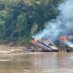 Polsek Cerenti Tertibkan Aktivitas PETI di Sungai Kuantan, 31 Rakit Dimusnahkan 8ad999e4-90ae-421b-b441-82cc11c12285