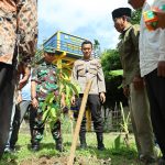 Kapolres Kuansing Pimpin Green Policing di Pangean, Penanaman Bibit Jadi Komitmen Bersama Lestarikan Lingkungan ead80ce2-a59a-4263-8e6b-6bff00455238