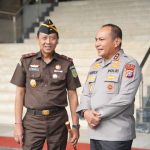 Kapolda Riau dan Kajati Perkuat Sinergi Penegakan Hukum 0d5c44f2-f57b-456b-a1a7-287afbb7f49b