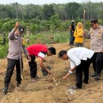 Polres Kuansing Dukung Ketahanan Pangan Nasional, Tanam Benih Jagung Pipil di Desa Pulau Kopuang Sentajo 32168109-00cd-4404-9fd5-f68c3a4fad6f