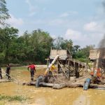 Polsek Pangean Musnahkan Delapan Rakit PETI di Desa Teluk Pauh, Tegaskan Komitmen Berantas Tambang Ilegal 7d9de4ec-cb73-48ee-84c4-8f75c6d5467b