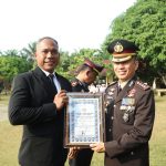 Dir Samapta Polda Riau Tekankan Semangat Kemerdekaan dan Sinergi dalam Upacara HUT ke-81 RI di SMPN 7 Teluk Kuantan b768167c-f81f-4074-9b08-735999598f56