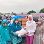 Ketua TP-PKK Kabupaten Solok Sambut Ketua TP-PKK Sumbar, Tinjau Dampak Galodo dan Salurkan Bantuan untuk Warga Arosuka 27cfbda8-78a8-433b-a3d4-6191911893e0