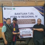 PTPN IV Regional IV Salurkan Bantuan untuk Korban Galodo di Arosuka IMG-20260926-WA0007