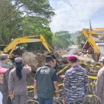 Bupati Solok Terima Kunjungan Pangdam XX/Tuanku Imam Bonjol, Danrem O32/Wirabraja dan Kajati Sumbar di Posko Darurat Bencana d304c3a9-47a2-40fa-8553-f32e00a95fca